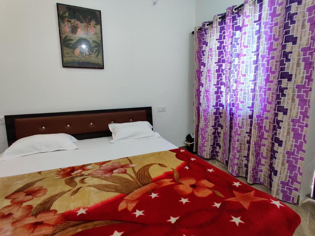 Varah Square Guest House Пушкар Екстер'єр фото