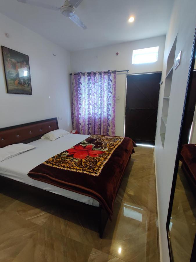 Varah Square Guest House Пушкар Екстер'єр фото